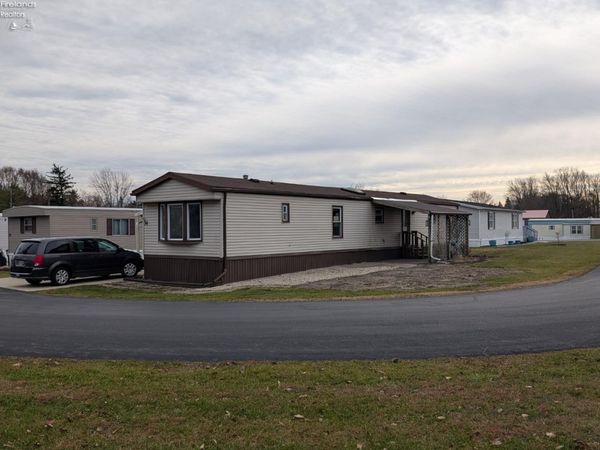 111 Flat Rock Road, Unit 34, Bellevue, OH 44811