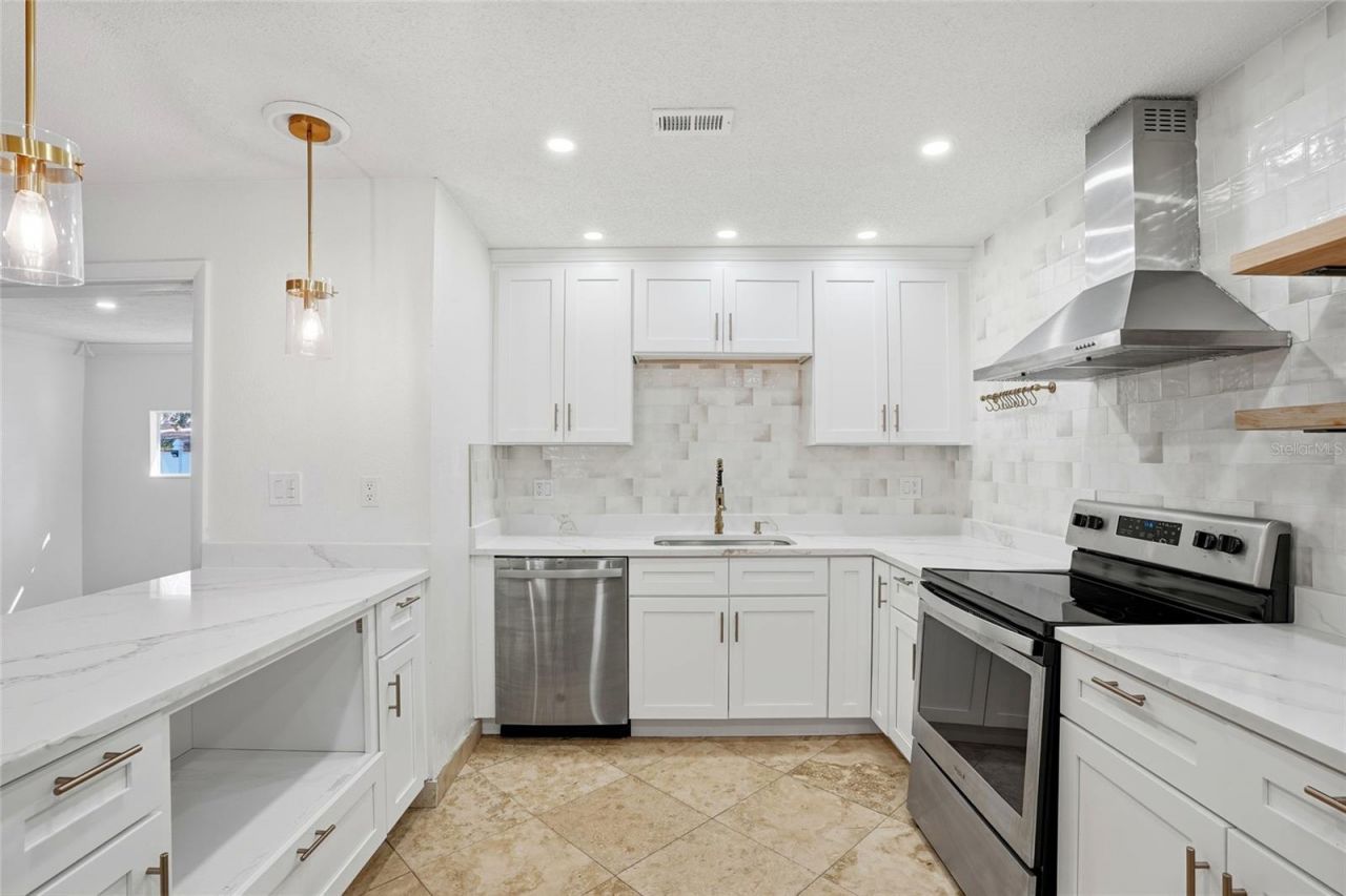 10997 117th Street, Seminole, FL 33778 Photo