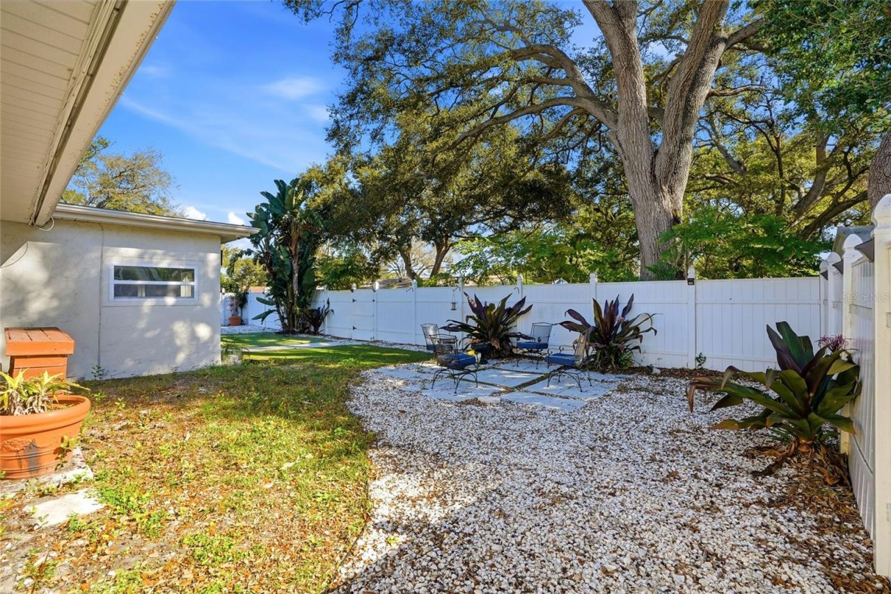 10997 117th Street, Seminole, FL 33778 Photo