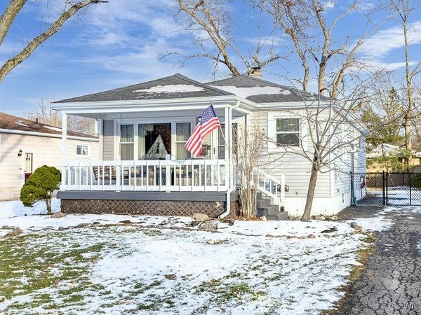 3301 Wallace Drive, Grand Island, NY 14072