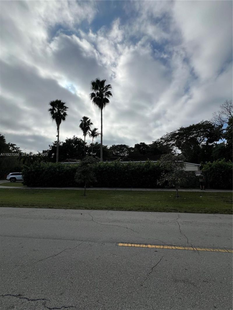 6400 SW 63rd Ave, South Miami, FL 33143 Photo