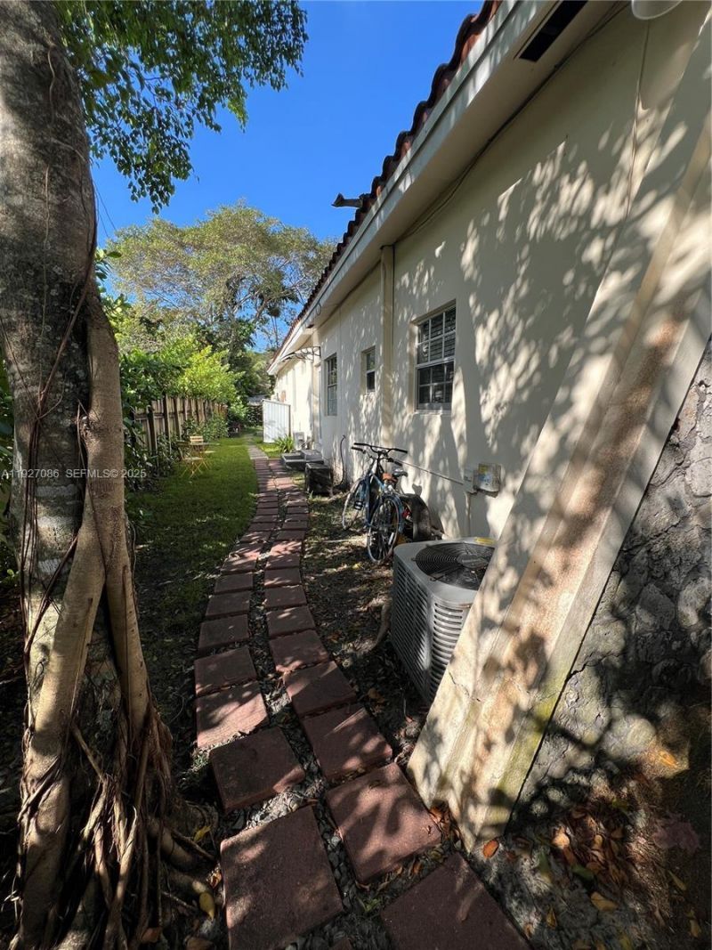 6400 SW 63rd Ave, South Miami, FL 33143 Photo