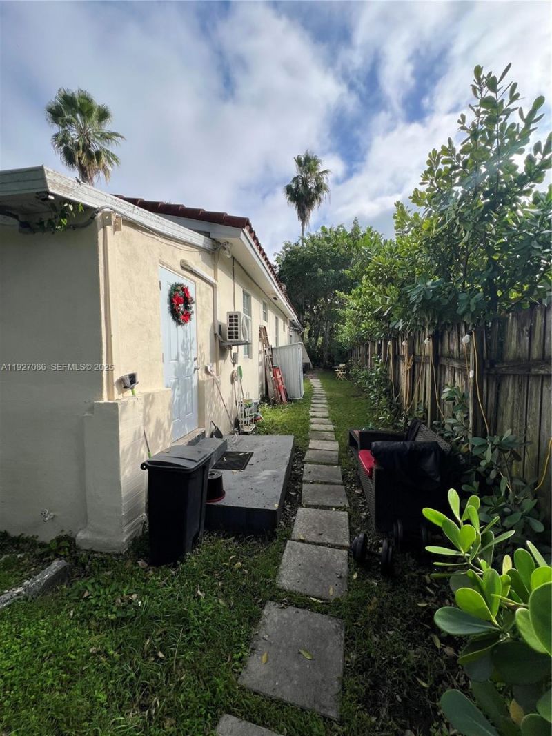 6400 SW 63rd Ave, South Miami, FL 33143 Photo