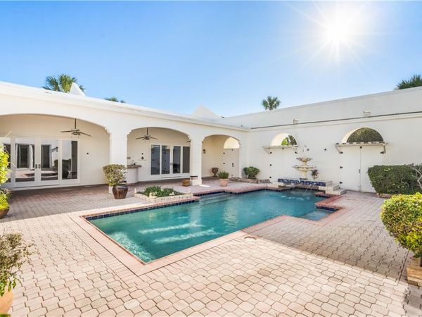 8414 Poinciana Place, Unit 30, Vero Beach, FL 32963