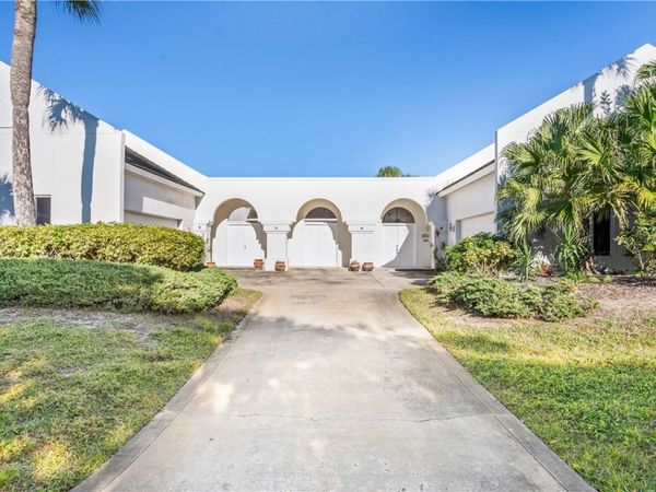 8414 Poinciana Place, Unit 30, Vero Beach, FL 32963