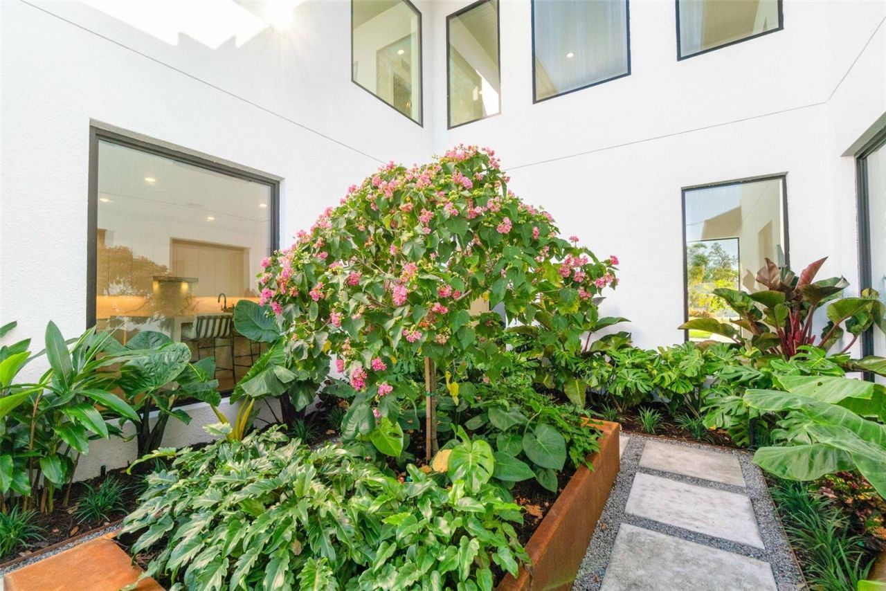 2177 Sunnyside Place, Sarasota, FL 34239 Photo