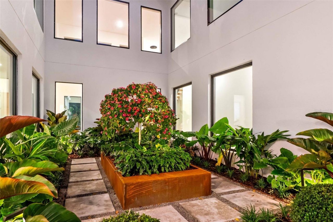 2177 Sunnyside Place, Sarasota, FL 34239 Photo