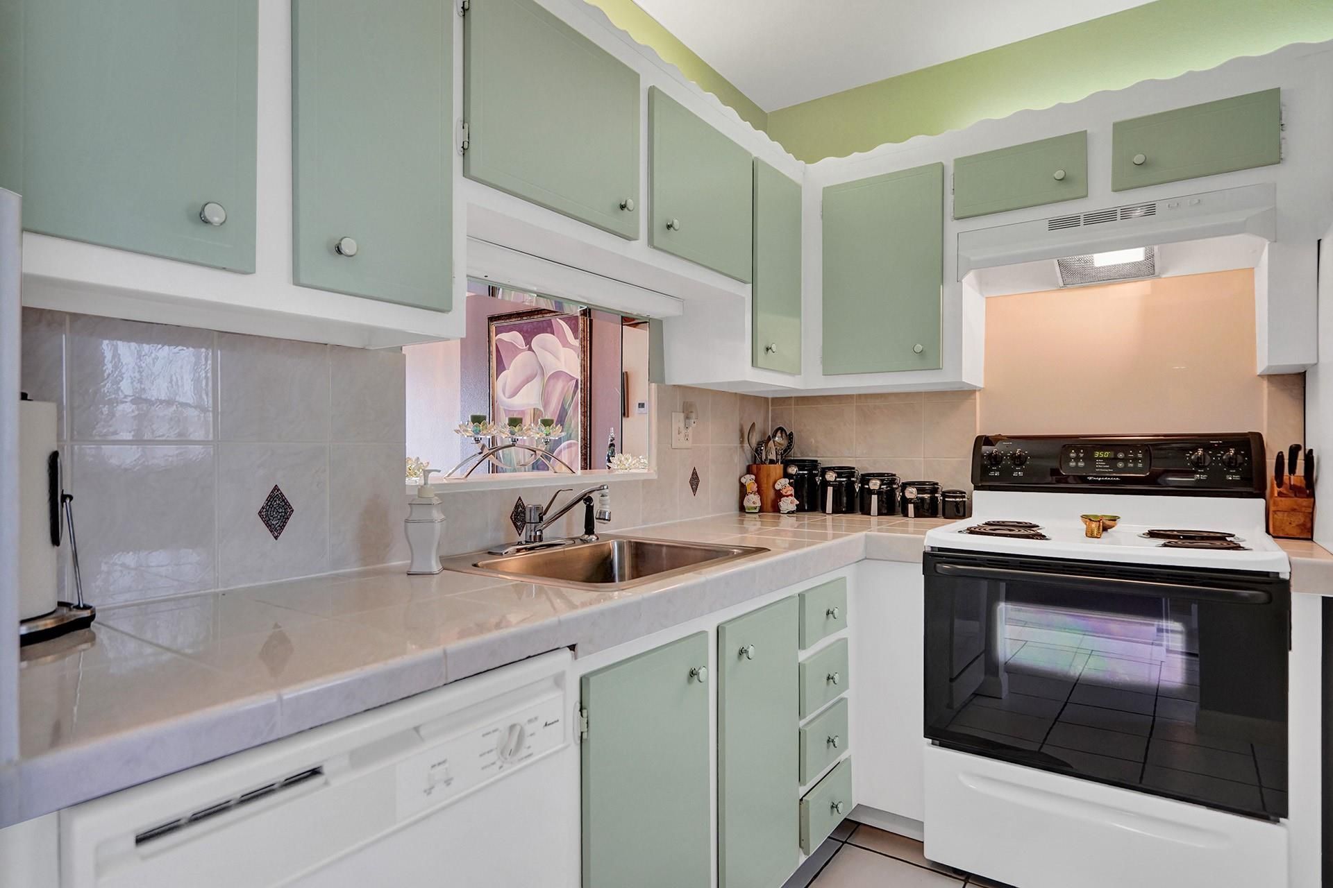 4800 NW 35th Street, Unit 612, Lauderdale Lakes, FL 33319 Photo