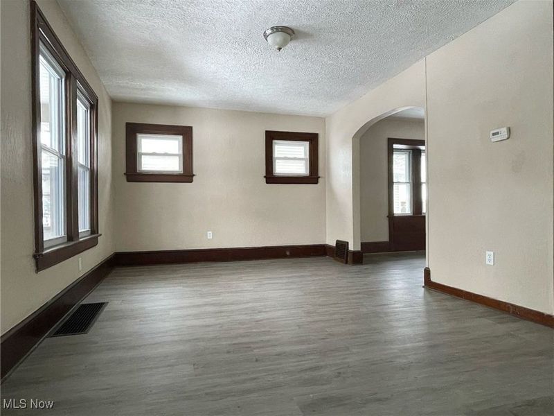 147 Brighton Drive, Akron, OH 44301 Photo 2