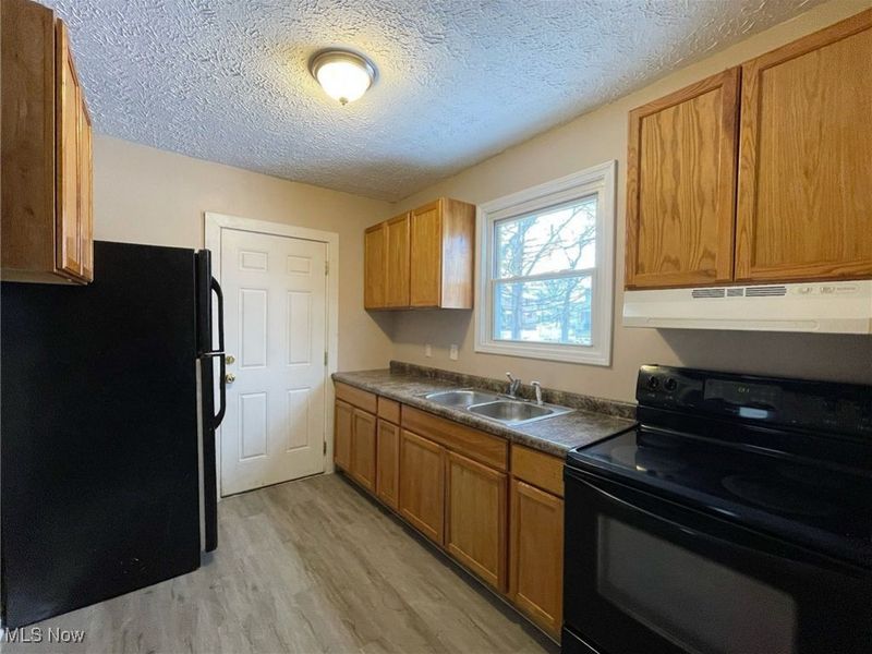 147 Brighton Drive, Akron, OH 44301 Photo 3