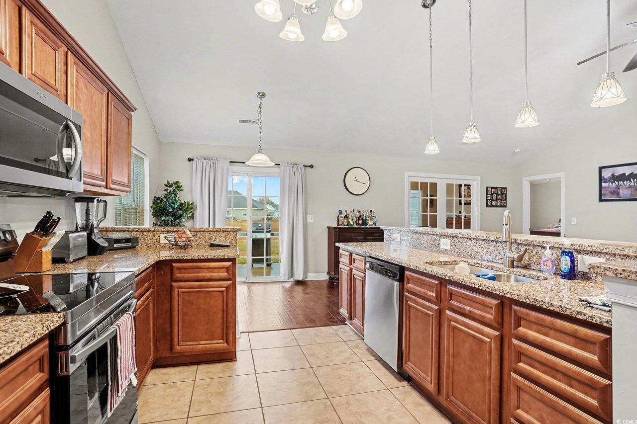 216 Camrose Way Photo 11