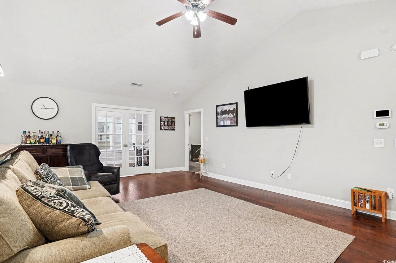 216 Camrose Way Photo 6