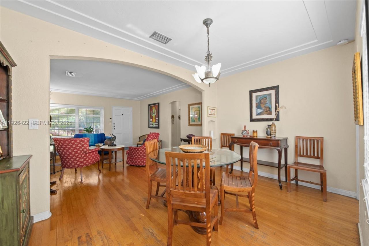 2460 SW 24th St, Miami, FL 33145 Photo