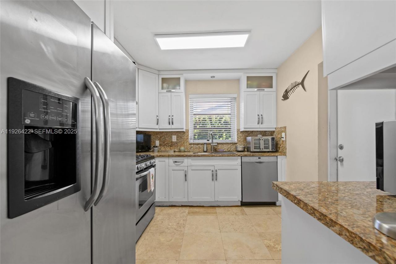 2460 SW 24th St, Miami, FL 33145 Photo