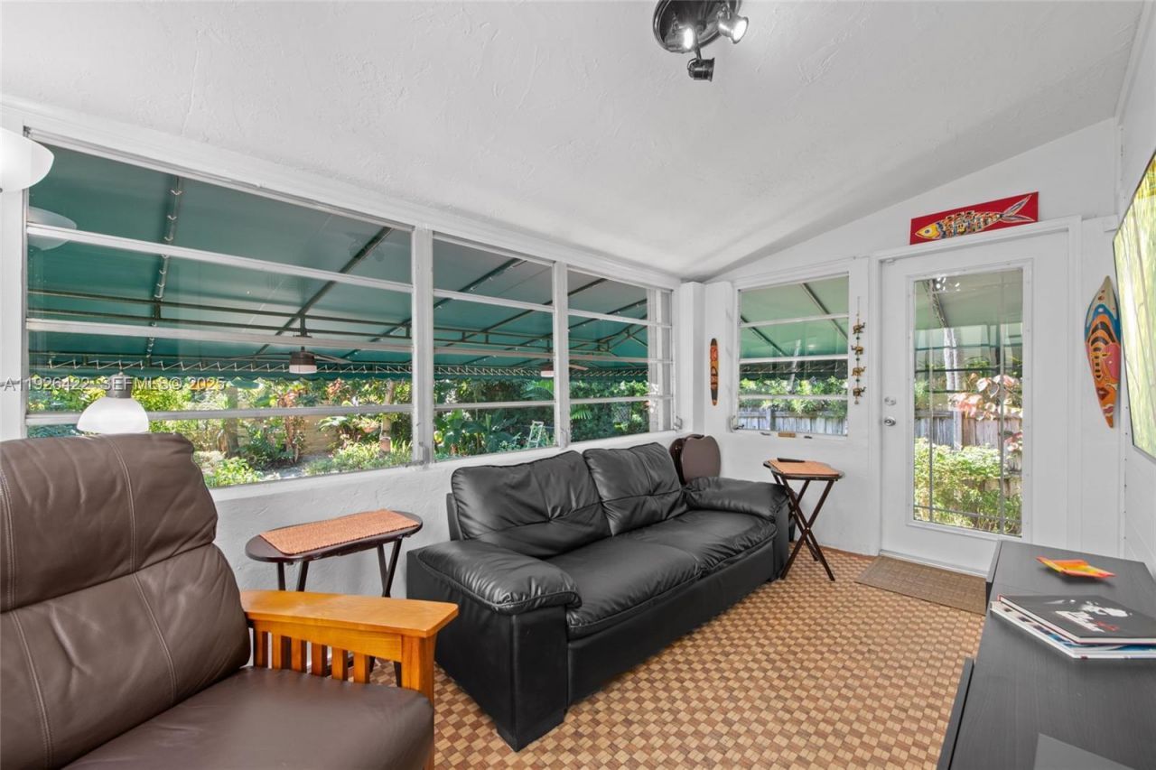 2460 SW 24th St, Miami, FL 33145 Photo