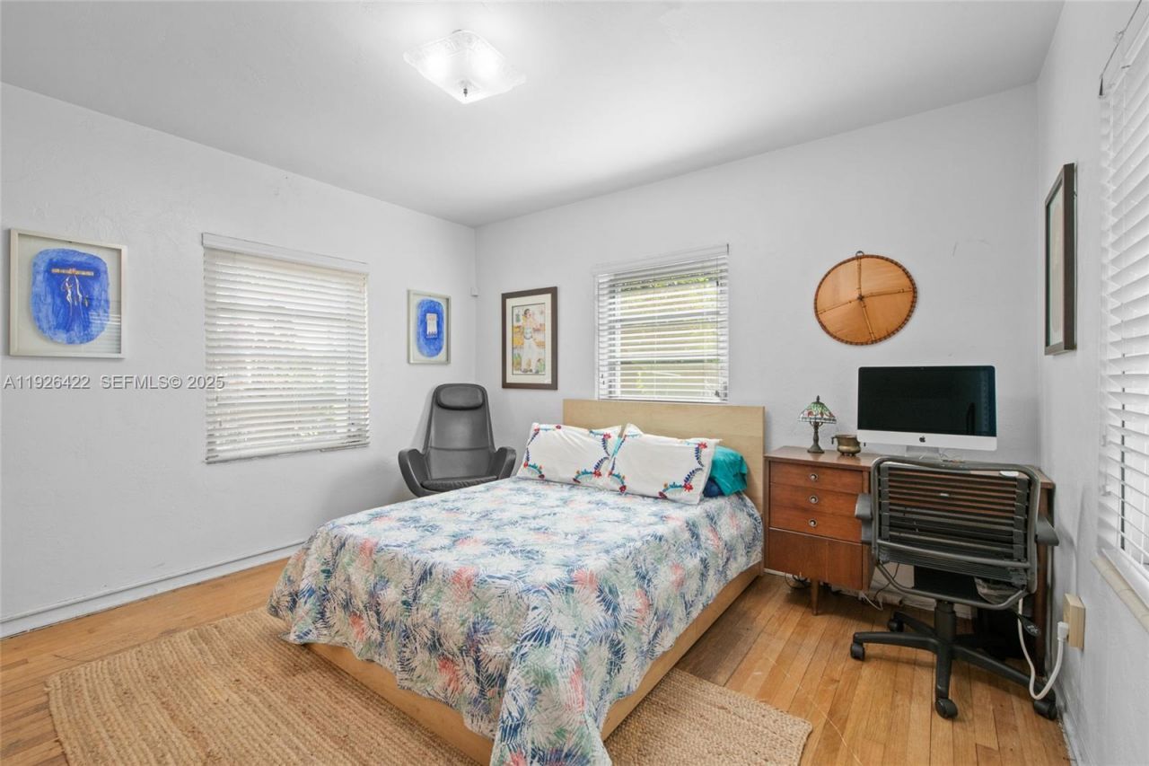 2460 SW 24th St, Miami, FL 33145 Photo