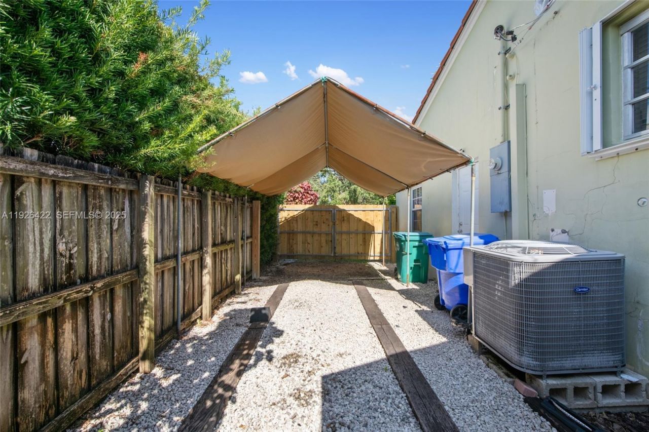 2460 SW 24th St, Miami, FL 33145 Photo