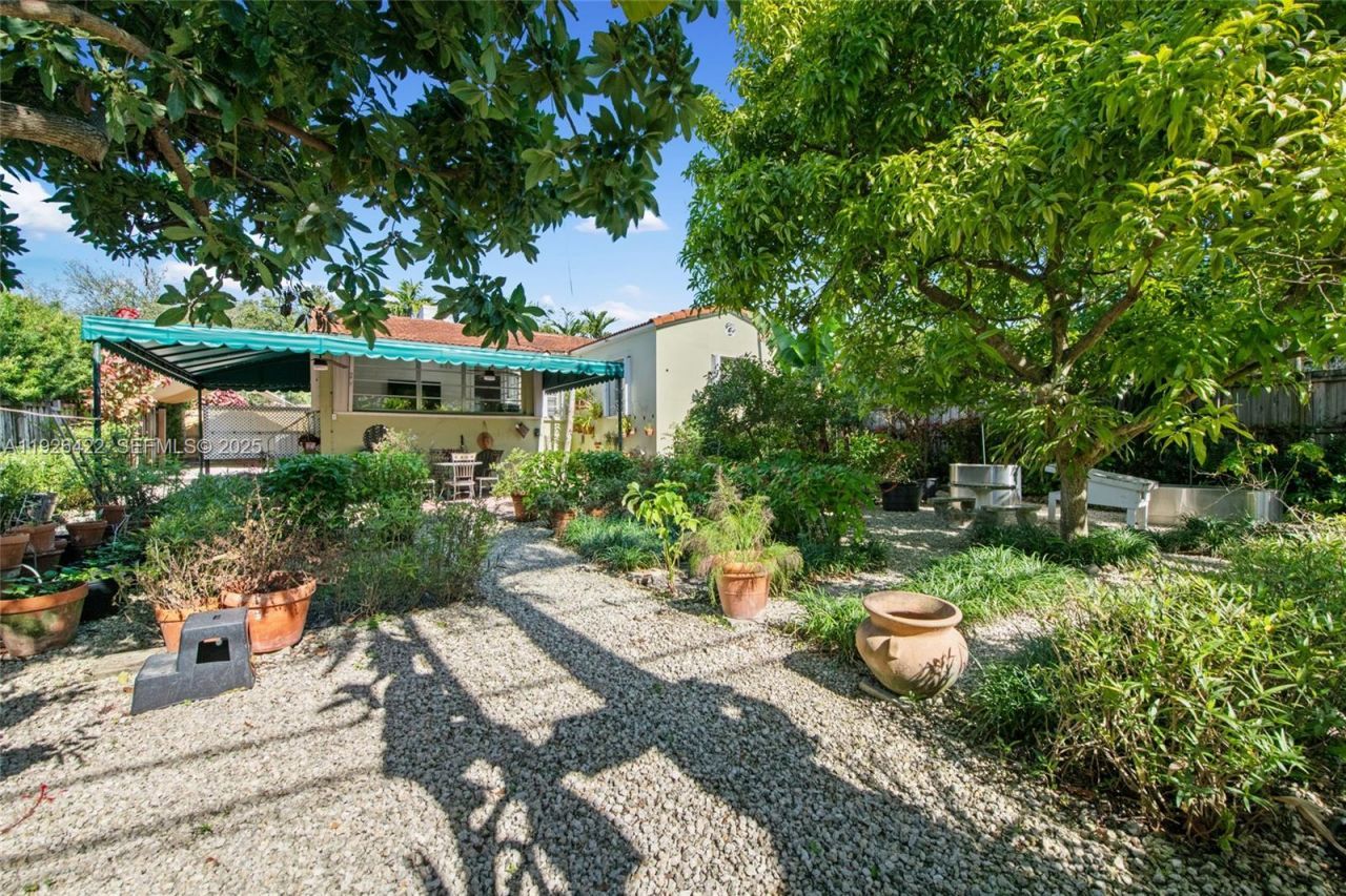 2460 SW 24th St, Miami, FL 33145 Photo