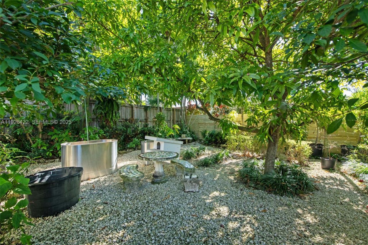 2460 SW 24th St, Miami, FL 33145 Photo