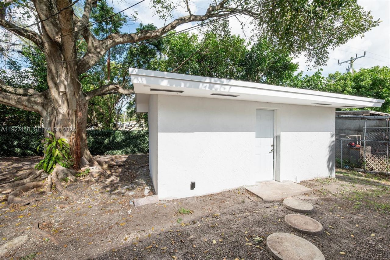 3017 NW 2nd St, Pompano Beach, FL 33069 Photo