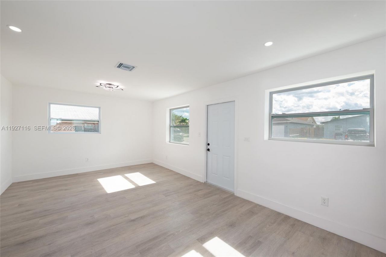 3017 NW 2nd St, Pompano Beach, FL 33069 Photo