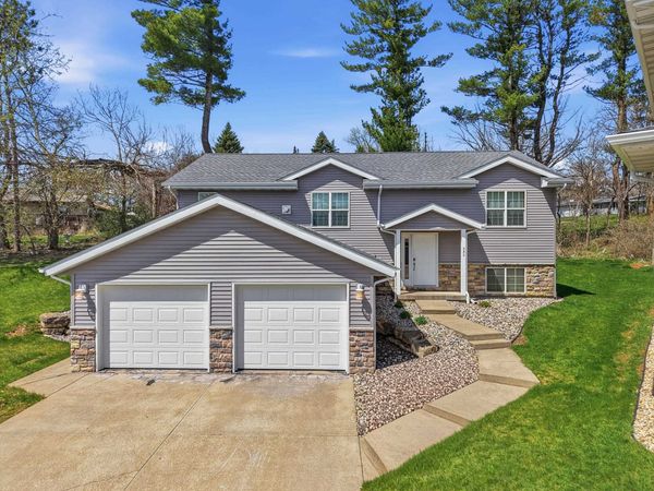 330 Waite Lane, Platteville, WI 53818