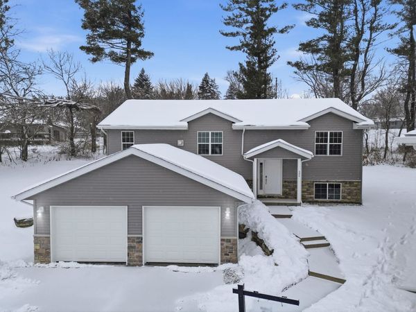 330 Waite Lane, Platteville, WI 53818