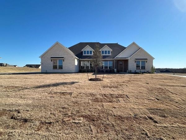 811 Westover Drive, Van Alstyne, TX 75495