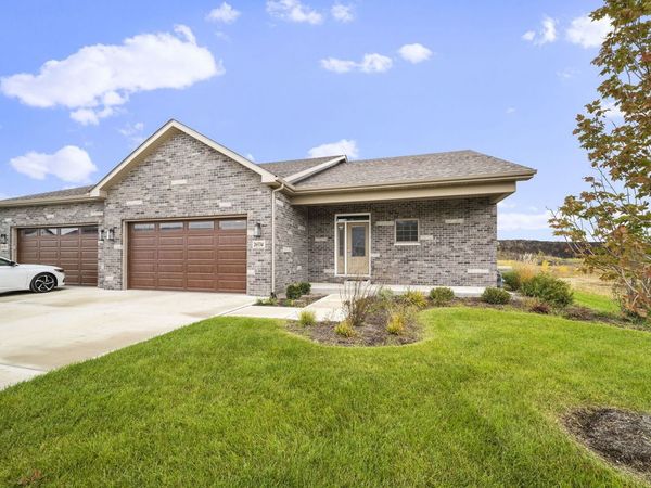 25162 S Westwind Drive, Channahon, IL 60410