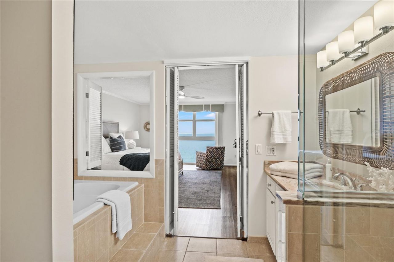 1212 Benjamin Franklin Drive, Unit 701, Sarasota, FL 34236 Photo