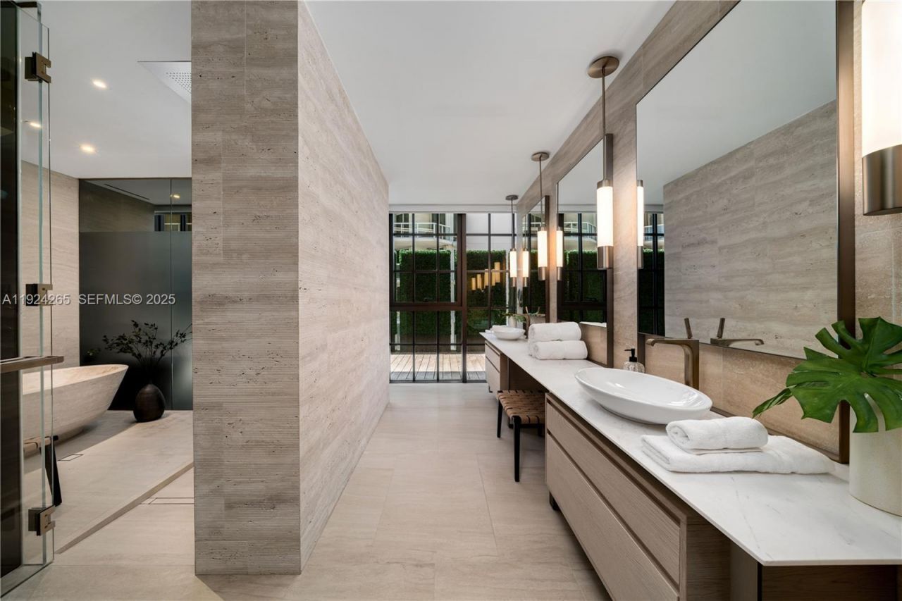 8955 Collins Ave, Unit 702, Surfside, FL 33154 Photo