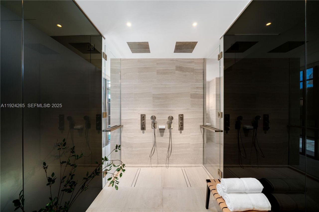 8955 Collins Ave, Unit 702, Surfside, FL 33154 Photo