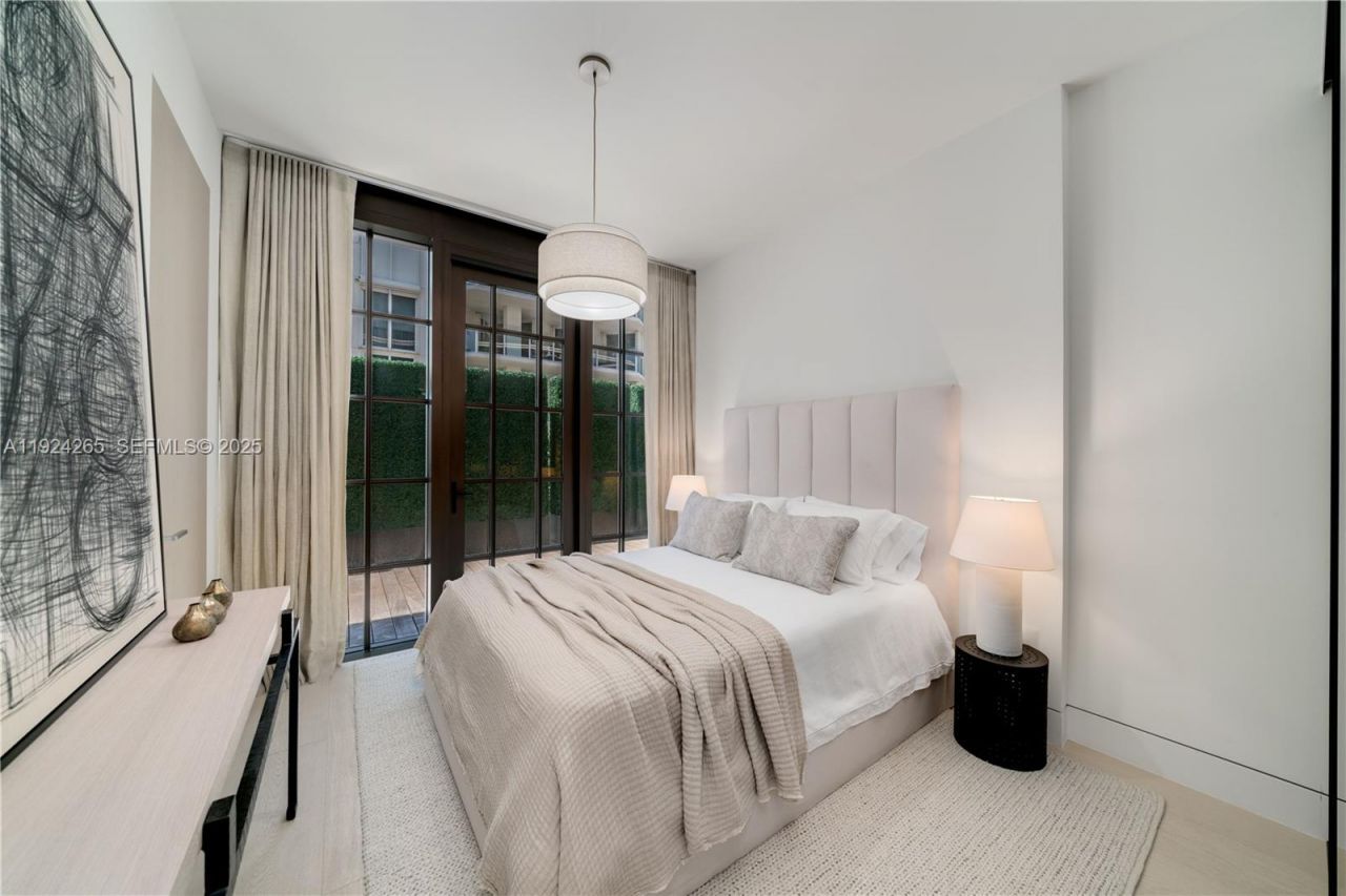 8955 Collins Ave, Unit 702, Surfside, FL 33154 Photo