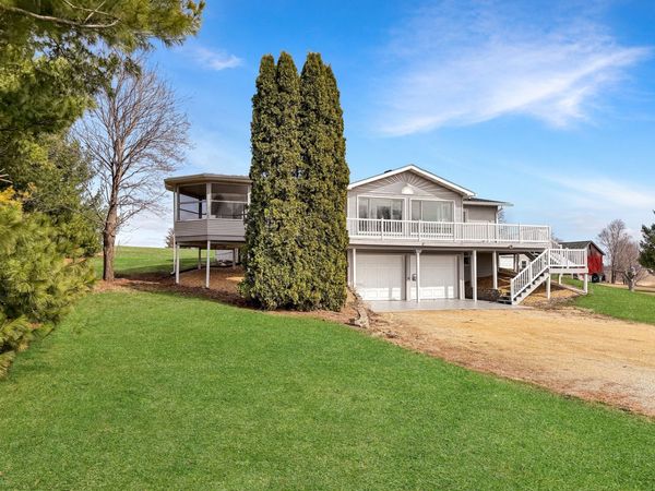 7980 E Ridott Road, Ridott, IL 61067