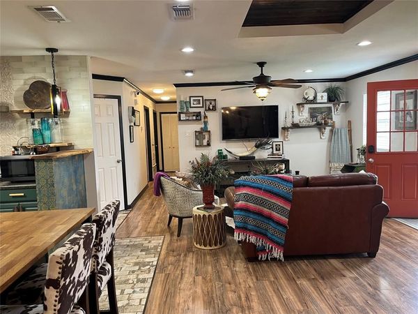 506 E Barton Street, Granbury, TX 76048