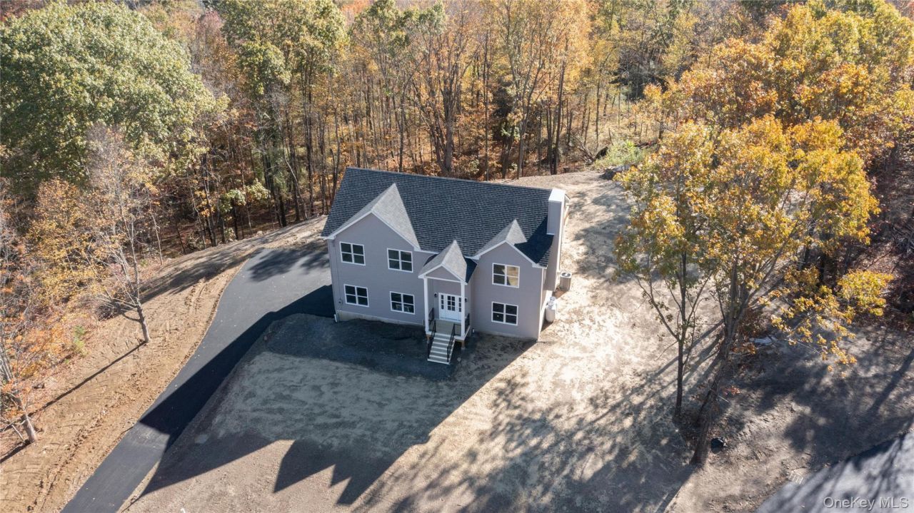 562 Bullet Hole Road, Patterson, NY 12563 Main Photo