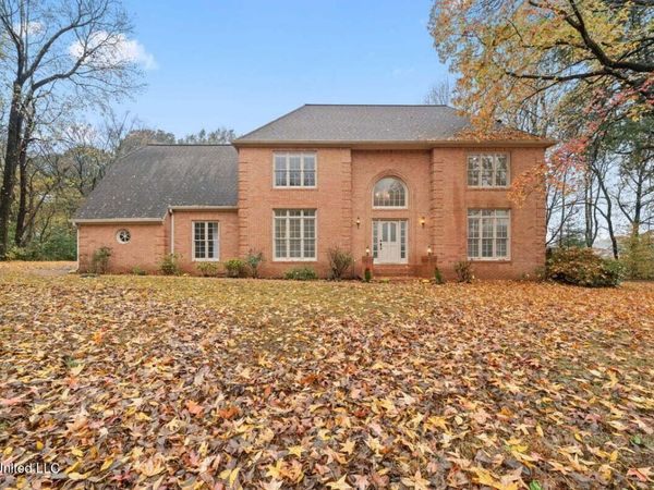 6965 Fox Chase Drive, Southaven, MS 38671