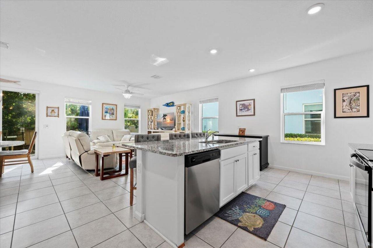 364 SE Sea Hunt Way, Stuart, FL 34994 Photo