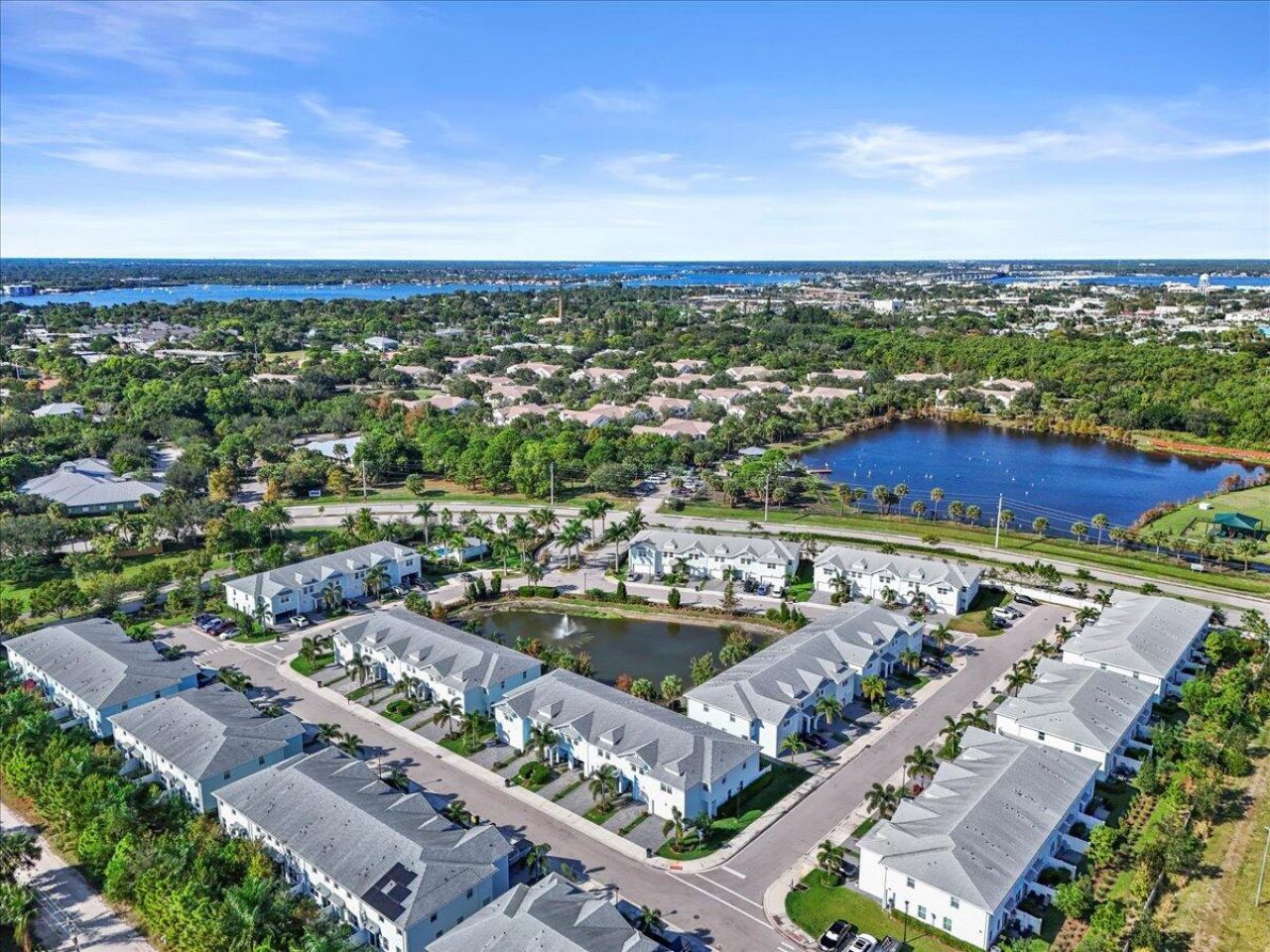 364 SE Sea Hunt Way, Stuart, FL 34994 Photo