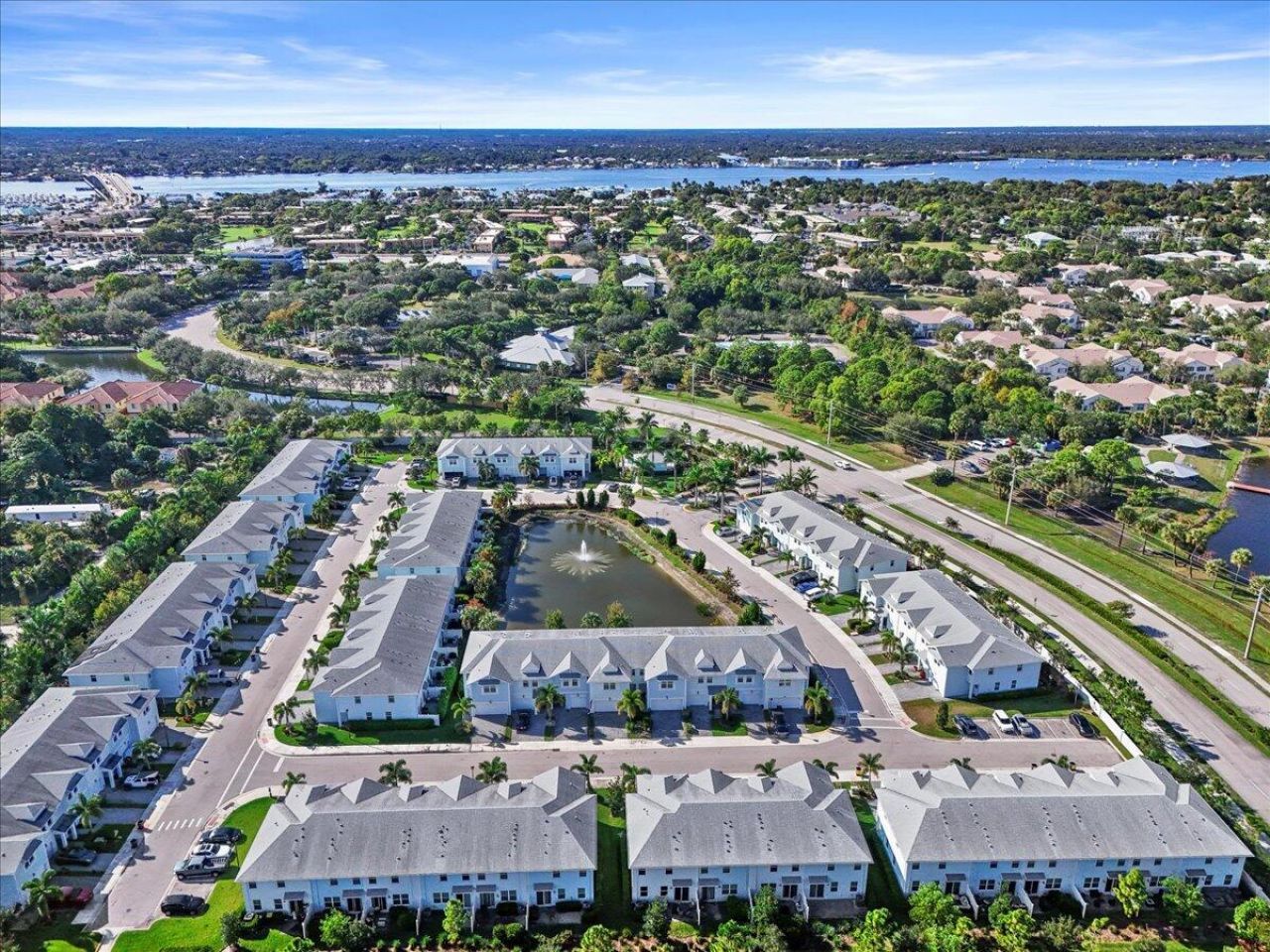 364 SE Sea Hunt Way, Stuart, FL 34994 Photo