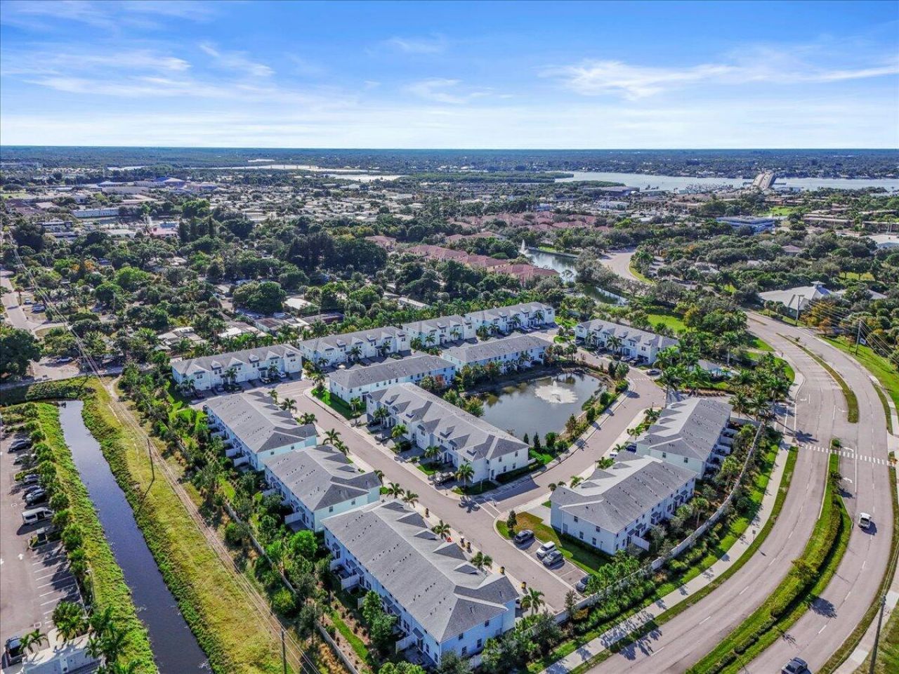 364 SE Sea Hunt Way, Stuart, FL 34994 Photo