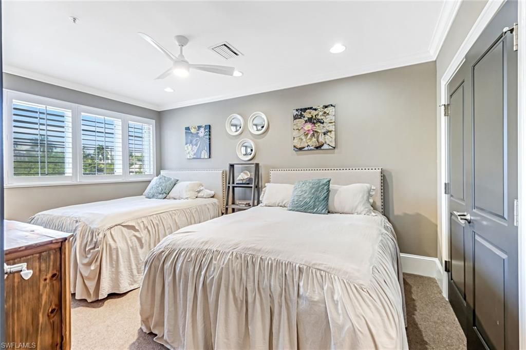 993 8th St S, Unit 2, Naples, FL 34102 Photo