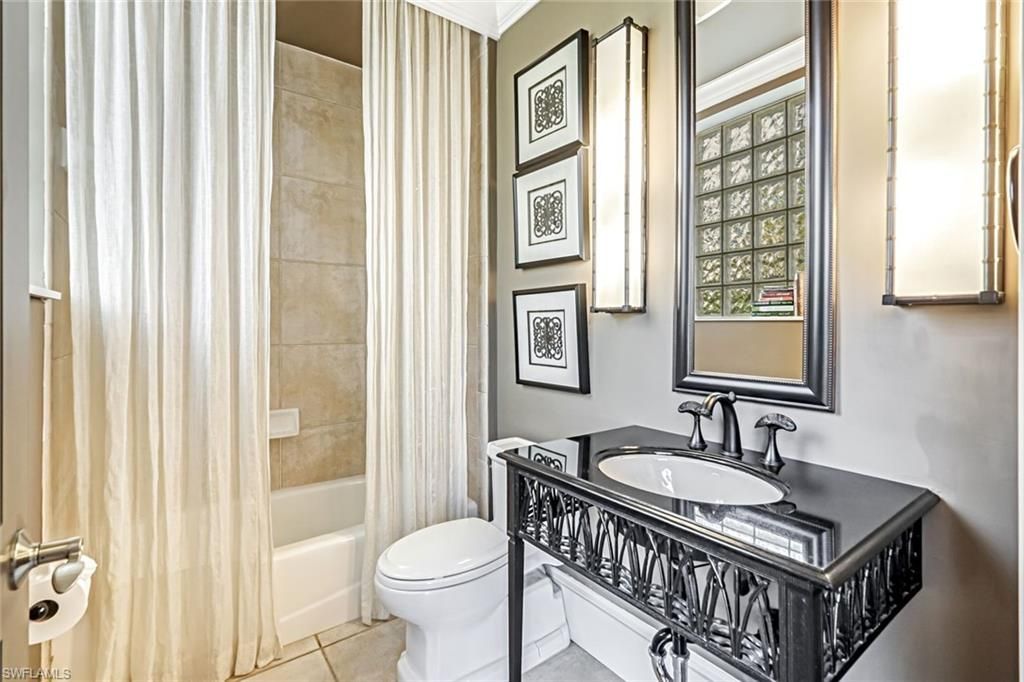993 8th St S, Unit 2, Naples, FL 34102 Photo
