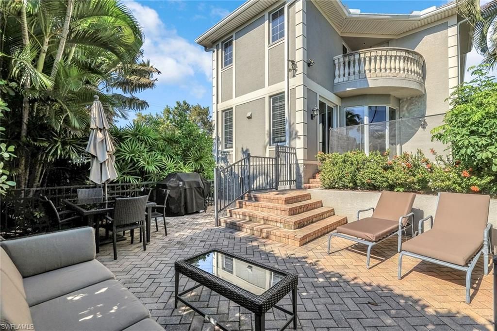 993 8th St S, Unit 2, Naples, FL 34102 Photo