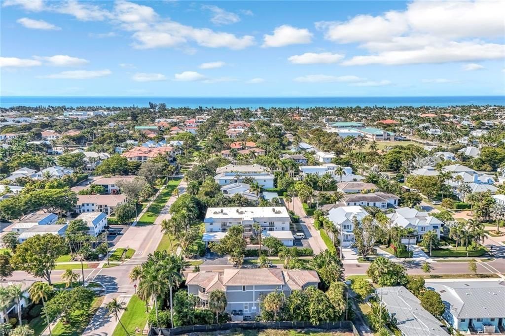 993 8th St S, Unit 2, Naples, FL 34102 Photo