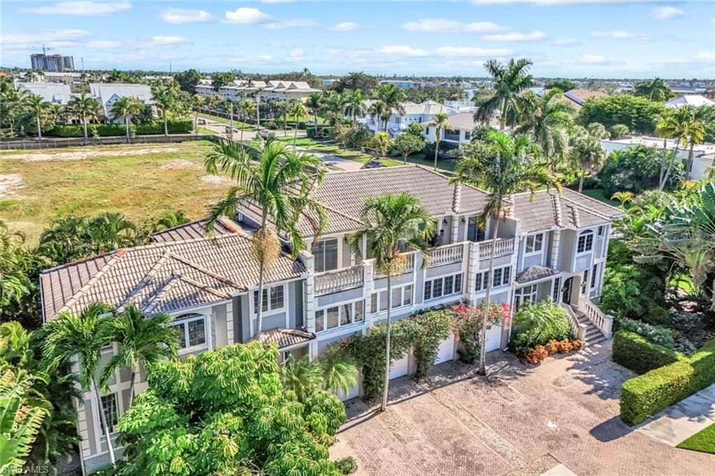 993 8th St S, Unit 2, Naples, FL 34102 Photo