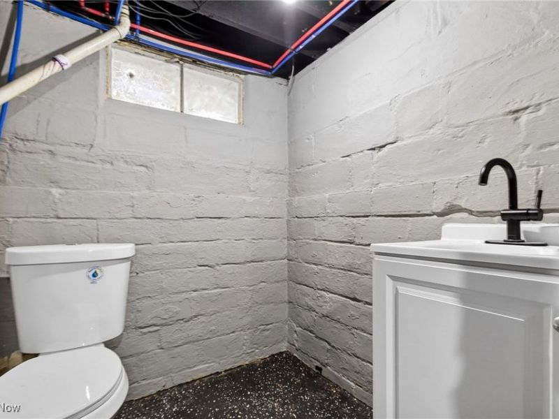 1477 E 174th Street, Cleveland, OH 44110 Photo 34