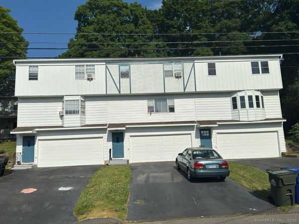 111 Sunset, Unit 111, 113,, Meriden, CT 06450