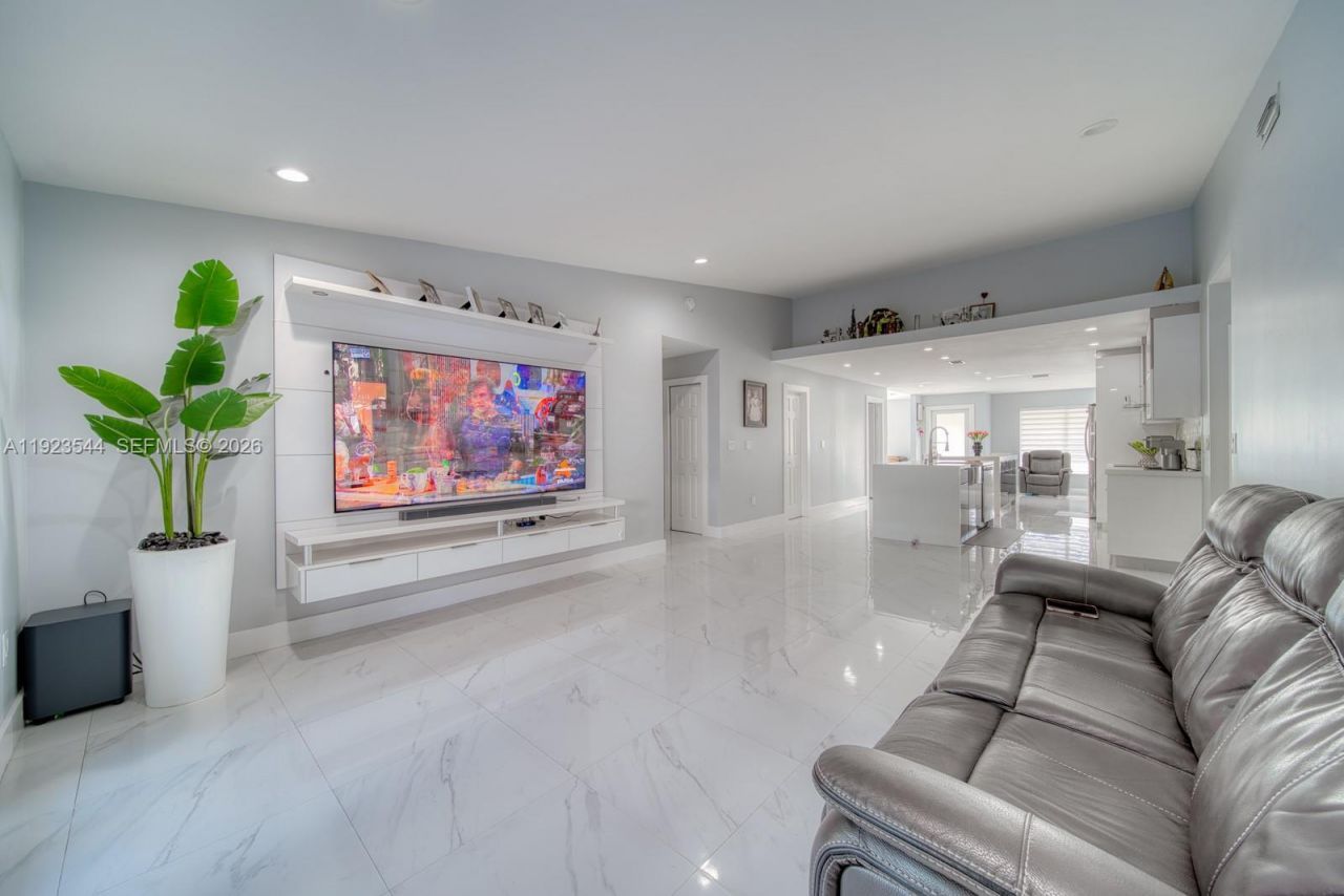 21914 SW 97th Pl, Cutler Bay, FL 33190 Photo