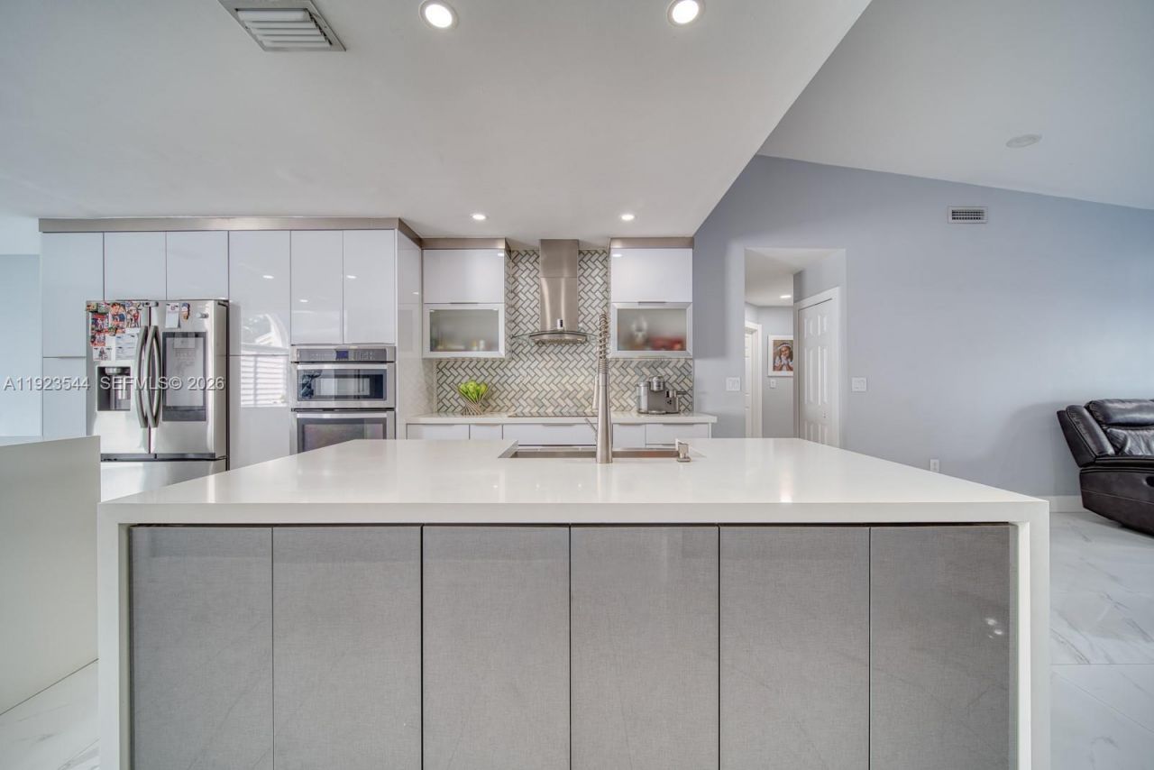 21914 SW 97th Pl, Cutler Bay, FL 33190 Photo